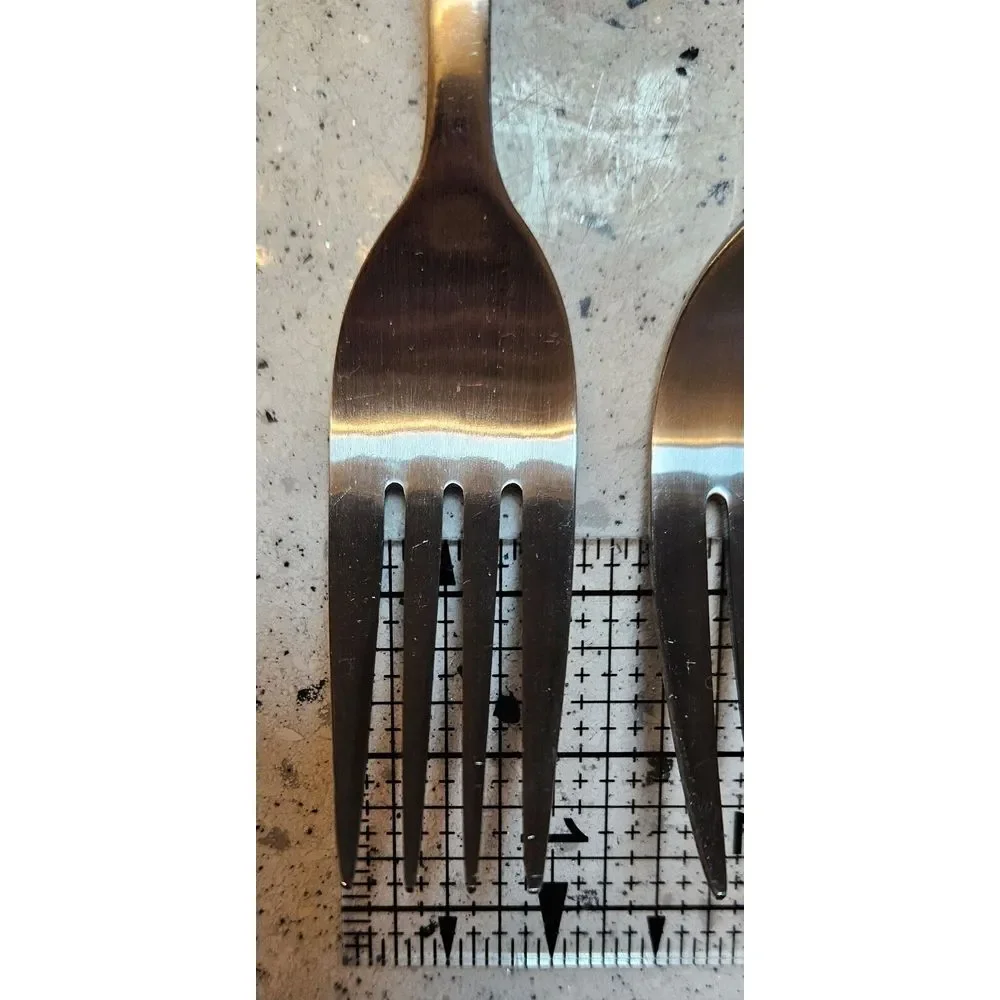Oneida ICARUS Glossy Set of 4 Dinner Forks Stainless Flatware‎ 8
